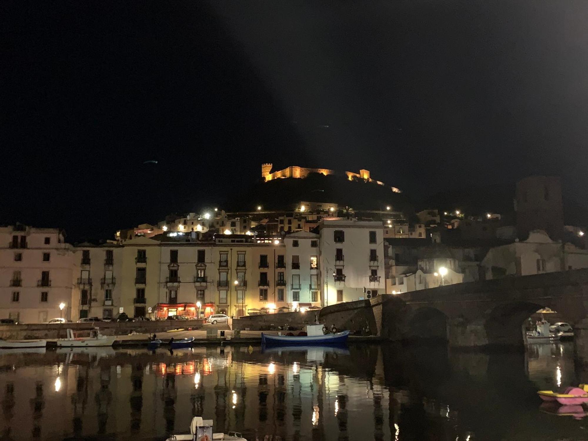 Da Ida Hotell Bosa Eksteriør bilde